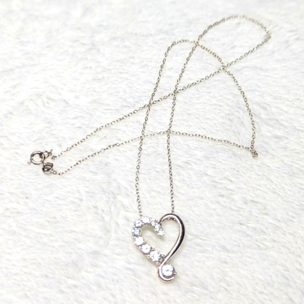 Vintage Elegant Sterling Silver Heart and CZ Necklace - Picture 2 of 8